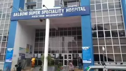 শালবনি: আন্দোলনের পরেই শালবনী সুপার স্পেশালিটি হাসপাতালে এসে পৌঁছালো মুখ্যমন্ত্রীর দেওয়া অ্যাম্বুলেন্স