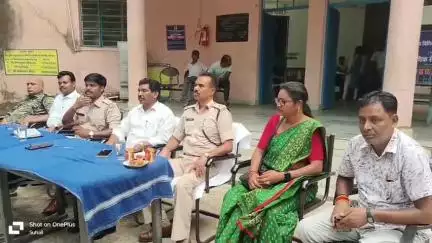 कुरडेग: कुरडेग थाना परिसर में बकरीद पर्व मनाने को लेकर शांति समिति की बैठक आयोजित