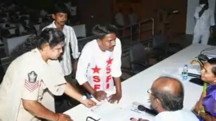 బద్వేల్: పోరుమామిళ్ల : పాఠశాలలు ప్రారంభించక ముందే విద్యార్థులకు సదుపాయాలు కల్పించాలి - ఎస్ఎఫ్ఐ జిల్లా కార్యదర్శి వీరపోగు రవి