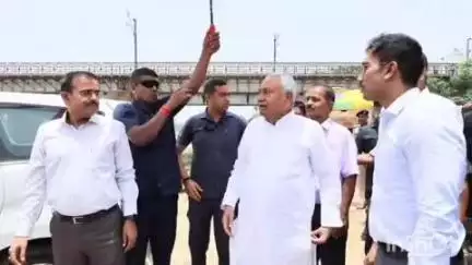पुनपुन: मुख्यमंत्री नीतीश कुमार ने पुनपुन में लक्ष्मण झूला सहित अन्य विकास कार्यों का किया औचक निरीक्षण