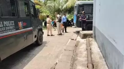 কাকদ্বীপ: পনের দাবিতে নিজের গৃহবধূকে প্রাণে মেরে ফেলার ঘটনায় গ্রেফতার ৪ গোবর্ধনপুর এলাকার ঘটনা আজ আদালতে পেশ করলো