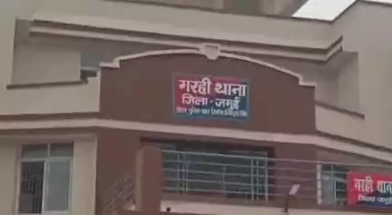 खैरा: गरही थाना पुलिस ने डुमरो जोर से 18 लीटर विदेशी शराब के साथ एक शराब तस्कर को गिरफ्तार कर जेल भेजा