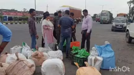रामगढ़: पुनदाग टोल प्लाजा पर मिलावटी खाद्य पदार्थों के खिलाफ जांच अभियान चलाया गया