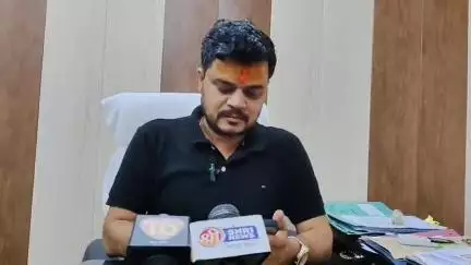 बहराइच: बहराइच जिले में मदरसों में जल रही बिजली, लेकिन नहीं लगा था मीटर, अल्पसंख्यक अधिकारी के निरीक्षण में हुआ खुलासा