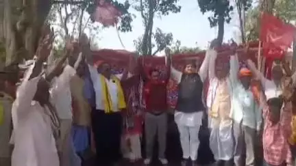 रामगढ़: बेडमा गांव में भाकपा की बैठक, रोजगार, वन भूमि पट्टा व सड़क योजनाओं में शिथिलता पर जताई चिंता