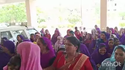 अशोक नगर: आशा, ऊषा एवं पर्यवेक्षकों ने मानदेय बढ़ाने की मांग को लेकर कलेक्ट्रेट कार्यालय में दिया ज्ञापन
