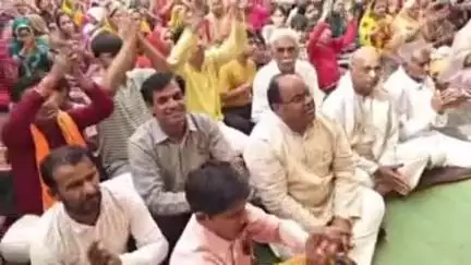 गोहरगंज: मंडीदीप के बगीचा कॉलोनी वार्ड 1 में श्रीमद् भागवत कथा का आयोजन, नगर परिषद अध्यक्ष प्रतिनिधि राजेंद्र अग्रवाल भी पहुंचे
