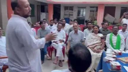 गोड्डा: बकरीद पर्व को लेकर गोड्डा नगर थाना में शांति समिति की बैठक की गई
