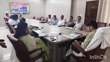 सलूम्बर: जिला कलेक्टर की अध्यक्षता में साप्ताहिक समीक्षा बैठक हुई आयोजित, जल संरक्षण पखवाड़ा व योग दिवस को लेकर दिए दिशा-निर्देश