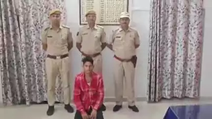 हिण्डौन: फायरिंग कर हत्या के प्रयास के मामले में 4 माह से फरार चल रहे ₹5000 के ईनामी बदमाश को पुलिस ने पालनपुर से किया गिरफ्तार