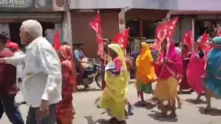 तळोदा: तळोदा तहसील कार्यालयावर किसान सभा आणि शेतमजूर श्रमिक शेतकरी यांचा विविध मागण्यांसाठी भव्य मोर्चा