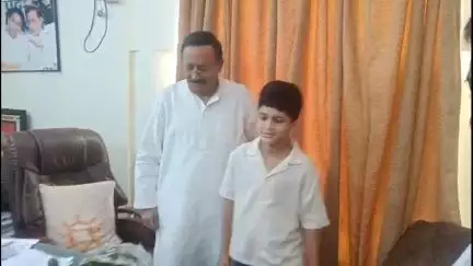 मैहर: पूर्व मंत्री व अमरपाटन विधायक डॉक्टर राजेन्द्र कुमार सिंह ने निवास पर जनता दरबार लगाकर सुनीं समस्याएं