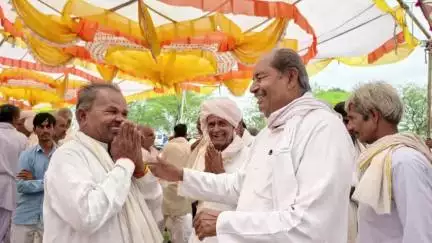 खिलचीपुर: खिलचीपुर के पूर्व विधायक डॉ. राम प्रसाद दांगी खिलचीपुर विधानसभा क्षेत्र के सामाजिक कार्यक्रमों में हुए शामिल