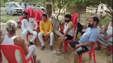 पट्टी:कांधरपुर में आशीष पांडे के पिताजी सुभाष चंद्र पांडेय के निधन एवं रामपुर बवरिहा में पवन पाठक के पिताजी के निधन पर घर पहुंचकर शोक जताई संवेदना।