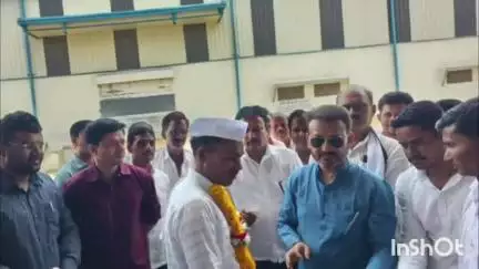 जळगाव जामोद: शासकीय हमीभाव खरेदी योजना अंतर्गत ज्वारी मका खरेदीचा आमदार डॉक्टर संजय कुटे यांच्या हस्ते उमाश्री गोडाऊन येथे उद्घाटन