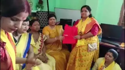 जमुआ: सामाजिक कार्यकर्ता सिमरन शाहीन के अलकापुरी स्थित आवास पर पतंजलि महिला योग समिति की हुई बैठक
