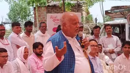 कोचस: कोचस प्रखंड के रेडियो पंचायत के भड़ासरा महिला संवाद कार्यक्रम में ग्रामीण विकास मंत्री श्रवण कुमार पहुंचे