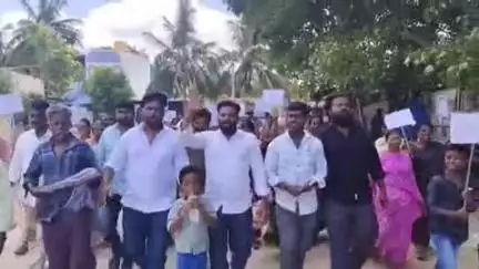 కళ్యాణదుర్గం: ఆర్డీటీ ని పరిరక్షించాలని డిమాండ్ చేస్తూ పాలవాయి గ్రామస్తులు  కళ్యాణ దుర్గం వరకు పాదయాత్ర