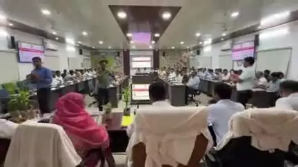 ठाकुरगंज: ठाकुरगंज विधायक सऊद आलम जिला विकास समन्वय एवं निगरानी समिति की बैठक में शामिल हुए