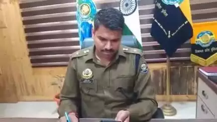 नूरपुर: जिला पुलिस नूरपुर ने भदरोया में नाकेबंदी के दौरान तलाशी में हरियाणा नंबर गाड़ी से 100.07 ग्राम हेरोइन की बरामद की