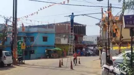 लातेहार: जिला मुख्यालय के चौक-चौराहों पर सुरक्षा के लिए लगाए गए हाई डेफिनेशन सीसीटीवी कैमरे