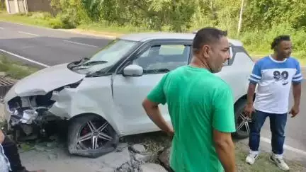 बंगाणा: मलांगड़ में चलती कार का फटा टायर, एयर बैग खुलने से बाल-बाल बचे श्रद्धालु