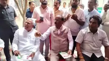 ಜಮಖಂಡಿ: ನಗರದಲ್ಲಿ ಪ್ರೋಟೊಕಾಲ್ ಪಾಲಿಟಿಕ್ಸ್‌ಗೆ ವೇದಿಕೆ ಕಾರ್ಯಕ್ರಮ ರದ್ದು, ಬಿಜೆಪಿ-ಕಾಂಗ್ರೆಸ್ ನಾಯಕರ ಮಧ್ಯೆ ವಾಗ್ವಾದ