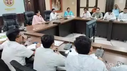 हुज़ूर: कलेक्ट्रेट के मोहन सभागार में कलेक्टर ने आपदा प्रबंधन की तैयारियों की समीक्षा की
