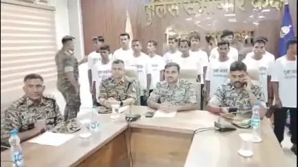 सुकमा: बड़ेसेट्टी गांव के बाद सुकमा का केरलापेंदा बना नक्सल मुक्त गांव, पुलिस अधीक्षक किरण चौहान ने प्रेस ब्रीफ में दी जानकारी