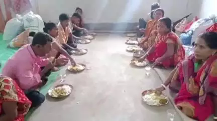 মোহনপুর: আগরতলা পুর নিগমের ৮ নং এবং ১৩ নং ওয়ার্ডে বন্যা পরিস্থিতিতে গড়ে তোলা অস্থায়ী শিবির পরিদর্শন করলেন মেয়র