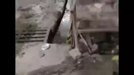 चांदपुर: नूरपुर नगरपालिका में एक ओर लाइटों की चमक जगमगा रही है, दूसरी तरफ वार्डों में नालियों की हालत खराब पड़ी हुई है