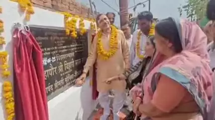 झांसी: झांसी कानपुर हाईवे पर सनफ्रान अशोक सिटी के पास कामकाजी महिलाओं के लिए 100 बेड हॉस्टल का भूमि पूजन किया मेयर ने