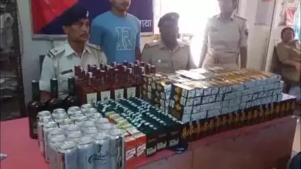 गया टाउन सीडी ब्लॉक: गया रेलवे जंक्शन पर ऑपरेशन सतर्क के तहत 104 लीटर विदेशी शराब के साथ 1 गिरफ्तार