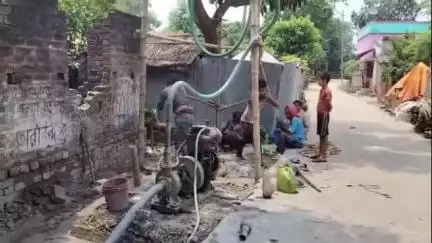 পূর্বস্থলী ১: খবরের জের, গোয়াল পাড়ার আদিবাসী পাড়ায় ৮ মাস বাদে টিউবয়েল সারাই এর কাজ শুরু #jansamasya