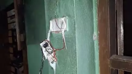মেদিনীপুর: মেদিনীপুর শহরের গির্জা এলাকায় বন্ধ থাকা আইসিডিএস কেন্দ্রের রুমে শর্ট সার্কিট থেকে আগুন লাগার ঘটনা, ছুটে এলো দমকল