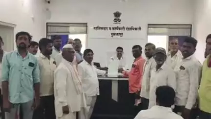 तुळजापूर: देवकुरुळी ते यमगरवाडी रस्तावरील अतिक्रमण काढून रस्ता दुरुस्त करुन द्यावा, तहसीलदाराकडे निवेदनाद्वारे मागणी #Jansamasya