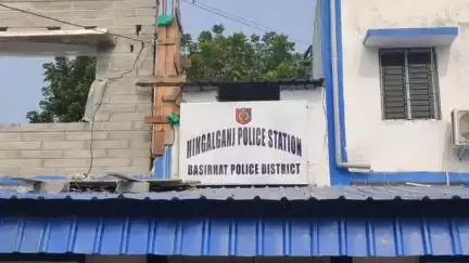 হিঙ্গলগঞ্জ: মাদক পাচার সন্দেহে স্বরূপকাঠি এলাকা থেকে এক যুবককে আটক করল হিঙ্গলগঞ্জ থানার পুলিশ
