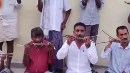 సూర్యాపేట: తమ హామీలను అమలు చేయాలని కట్టెలు తింటూ కందగట్లలో దివ్యాంగుల వినూత్న నిరసన