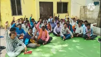 कसडोल: छ.ग. अंशकाली स्कूल सफाई कर्मचारी कल्याण संघ कसडोल ने युक्ति युक्तकरण की मांग को लेकर CM के नाम SDM को सौंपा ज्ञापन