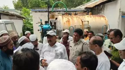 লাভপুর: ঈদ-উল-আজহা উপলক্ষে লাভপুর ব্লক অফিসে মসজিদের ইমাম দের নিয়ে প্রশাসনিক বৈঠক; উপস্থিত- joint BDO, OC, CI, বিধায়ক প্রমুখ