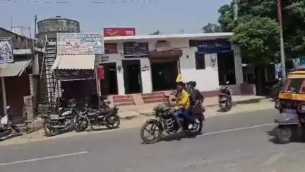 निचलौल: सिसवा डाकघर में तैनात दो कर्मचारियों पर अनियमितता के चलते हुई कार्रवाई