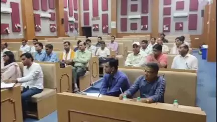 केकड़ी: विश्व योग दिवस पर केकड़ी में होने वाले कार्यक्रम को लेकर विधायक गौतम ने ली बैठक, ADM, SDM व अन्य अधिकारी रहे मौजूद
