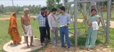 बरवाडीह: छेचा पंचायत: जिला परिषद और कनीय अभियंता ने किया जल नल योजना का निरीक्षण, 9 जलमिनार खराब मिले