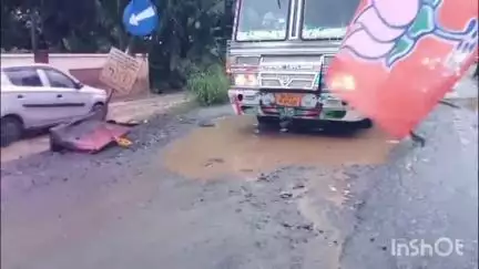 പട്ടാമ്പി: വാടാനാംകുറിശിയിൽ ഇഴഞ്ഞു നീങ്ങുന്ന റെയിൽവേ മേൽപ്പാല നിർമ്മാണവും തകർന്ന പാതയും ജനങ്ങളെ ദുരിതത്തിൽ ആക്കുന്നു #localissue
