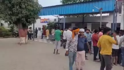 सहारनपुर: गांव सुल्तानपुर में संदिग्ध परिस्थितियों में महिला का शव फांसी के फंदे पर लटका मिला, पुलिस मामले की जांच में जुटी