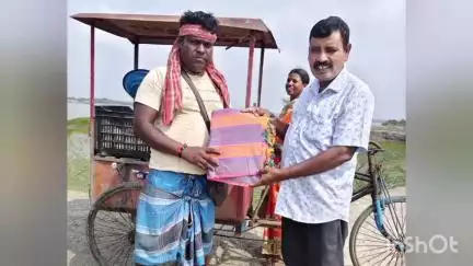 সন্দেশখালি ২: এবার অসহায় মানুষদের পাশে দাঁড়ালেন সন্দেশখালি পঞ্চায়েত সমিতির সহ-সভাপতি, মহেশ্বর সরদার