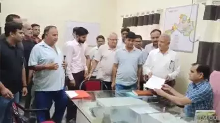 सुजानगढ़: सुजानगढ़ के रेलवे बस स्टैंड व्यापार संघ के पदाधिकारियों ने जिला कलेक्टर के नाम सौंपा ज्ञापन 

#sujangarh #busstand