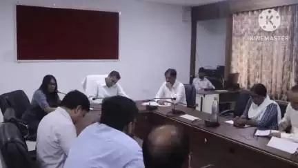 आगर: आगर जिले की सभी गौशालाओं में होगा गायों का भौतिक सत्यापन, कलेक्टर ने दिए निर्देश