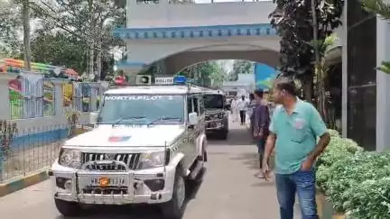 হাবরা ১: হাবরা কন্যাশ্রী হলে তৃণমূলের মিটিং, সবাইকে ফোন রাখতে হলো বাইরে উপস্থিত ছিলেন জ্যোতিপ্রিয় মল্লিক