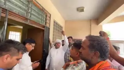 सुजानगढ़: सालासर में हाथ ठेला एवं रेहड़ी मजदूरों ने मुख्यमंत्री के नाम सौंपा ज्ञापन